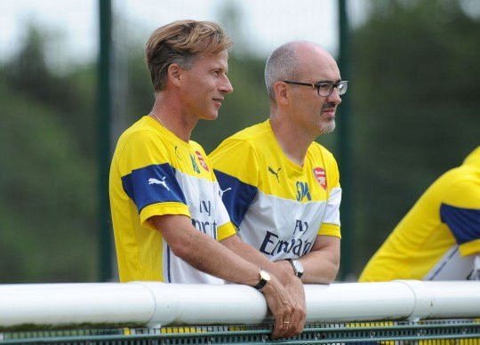 Arsenal đang xem xét bổ nhiệm Steve Morrow, người đứng đầu bộ phận tuyển trạch cấp độ trẻ làm giám đốc kỹ thuật sau khi bị Monchi khước từ.