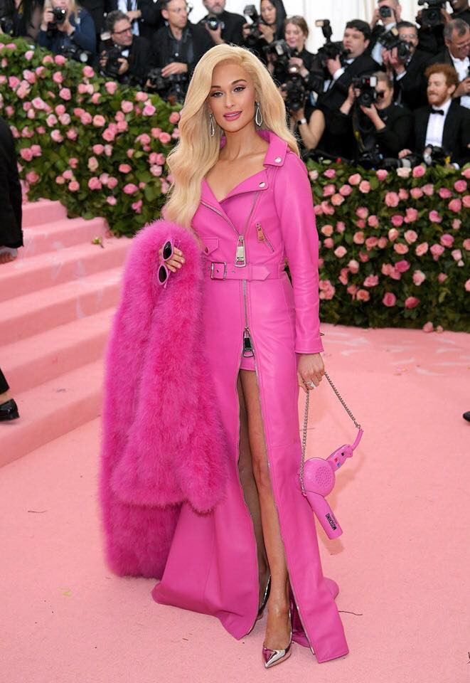 Búp bê Barbie phiên bản sống.