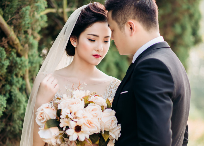 Chia sẻ về người chồng của mình, cô dâu Mai Ka nói: "Ấn tượng đầu tiên khi gặp anh Hải của mình là nụ cười rất tươi, và lúc nào cũng niềm nở. Sau khi tìm hiểu, anh ấy lại tỏ ra vô cùng hiền lành, chăm chỉ đúng mẫu người mình thích nên mình đã trúng tiếng sét ái tình ngay lần gặp đầu tiên".