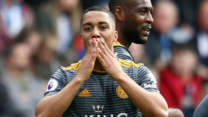 Chuyển nhượng bóng đá từ London, Youri Tielemans đã gia nhập Leicester City trong bản hợp đồng cho mượn đến hết mùa từ AS Monaco.