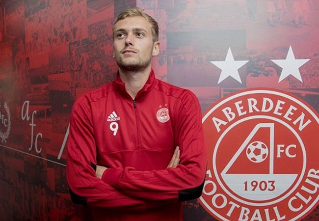 Nguồn tin từ Daily Mail cho biết, Aberdeen vừa thuyết phục thành công James Wilson và muốn mua đứt anh với bản hợp đồng có thời hạn 2 năm.