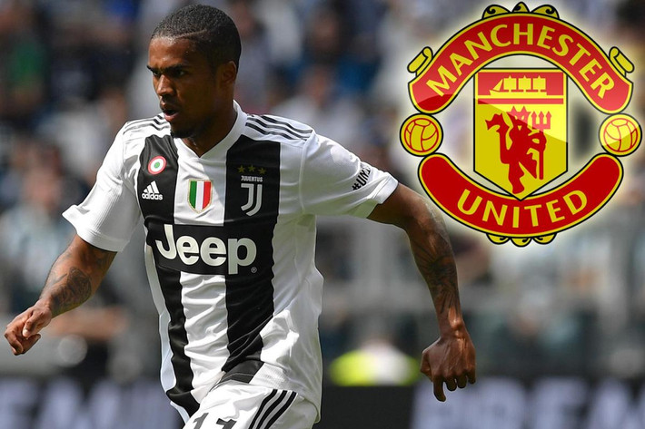 Sau khi Valencia nói lời chia tay với MU, BLĐ Quỷ đỏ đang tiến gần tới chữ ký của Douglas Costa - cầu thủ không có chỗ đứng ở Juventus. Nguồn tin của Calciomercato cho biết, các quan chức Quỷ đỏ đã tiếp cận Juventus để thảo luận vấn đề chuyển nhượng. M.U nhiều khả năng lấy Douglas Costa với giá không quá 50 triệu euro.