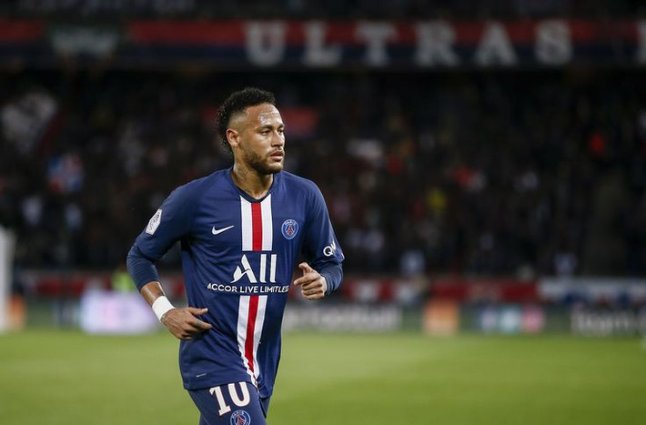 Theo tạp chí Journal du Dimanche, Barca sẽ không đưa ra số tiền quá cao cho thương vụ Neymar, đồng nghĩa tạm thời không có động thái chiêu mộ nào trong thời gian tới, nếu như BLĐ PSG không hạ mức giá chuyển nhượng Neymar xuống thấp hơn.