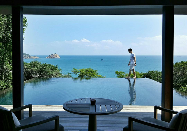 Amanoi là một trong những resort sang chảnh bậc nhất Việt Nam, nếu không kể tên thì thật sự thiếu sót. Cả khu nghỉ dưỡng vô cùng rộng lớn, với 31 Pavilion và 5 villa tiêu chuẩn quốc tế, các villa nằm tách biệt nhau tạo cảm giác vô cùng riêng tư.