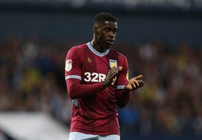 Chuyển nhượng cầu thủ từ Daily Mail, Axel Tuanzebe sẽ gia hạn hợp đồng với nửa đỏ thành Manchester trong hôm nay.