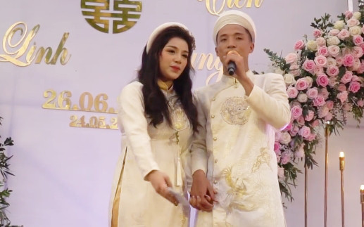Tuy nhiên, theo nhiều người sự chênh lệch về thời gian cưới hỏi và ăn của trung vệ Bùi Tiến Dũng và bạn gái ngoài vấn đề tâm linh còn một phần khác do "chạy bầu". Có nghĩa là Khánh Linh đã mang ầu trước khi ăn hỏi.