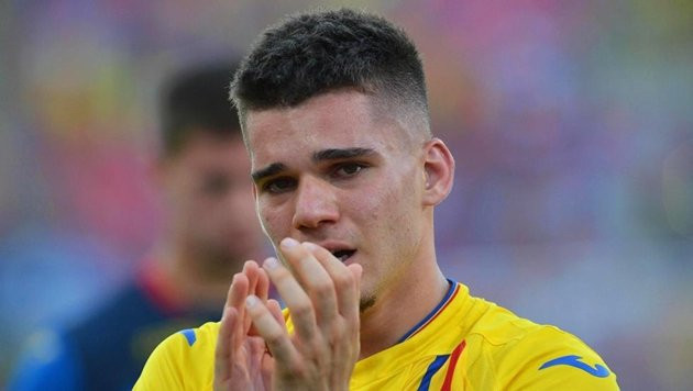 Chuyển nhượng bóng đá mới nhất từ Goal.com, sau Barca thì Dortmund chính là cái tên tiếp theo muốn tham gia vào cuộc đua chiêu mộ tài năng 21 tuổi người Romania là Ianis Hagi.