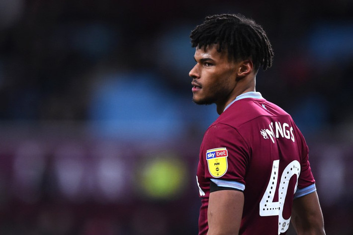 Chuyển nhượng cầu thủ từ The Sun, Aston Villa vừa chính thức chiêu mộ thành công tân binh thứ 6 trong kỳ chuyển nhượng mùa Hè năm nay, đó là Tyrone Mings đến từ Bournemouth. Tyrone Mings ký hợp đồng 3 năm với Aston Villa với mức giá khoảng 20 triệu bảng.