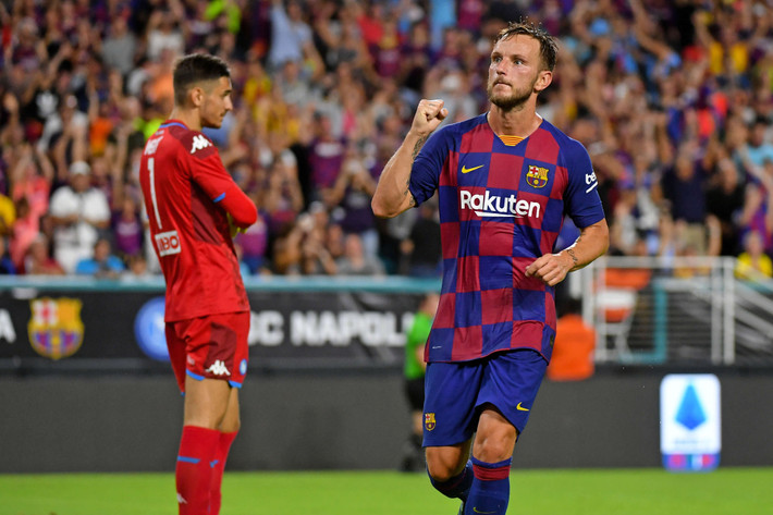 Chuyển nhượng bóng đá từ Marca, Atletico Madrid đã đàm phán với Barcelona để chiêu mộ Rakitic về Wanda Metropolitano. Cũng theo nguồn tin trên, thương vụ này có giá trị hợp đồng khoảng 30 triệu bảng.