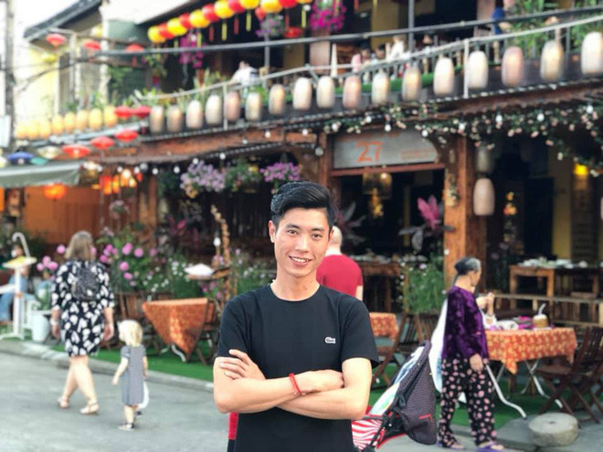 Quốc Đạt cho biết, mối tình giữa anh và bạn gái Bảo Trâm bắt đầu từ tháng 12 và cả hai đều nghiêm túc với mối quan hệ này. Ngày 12/2, chàng trai Hà Nội vào Đà Nẵng để gặp gỡ và đến chơi nhà bạn gái.