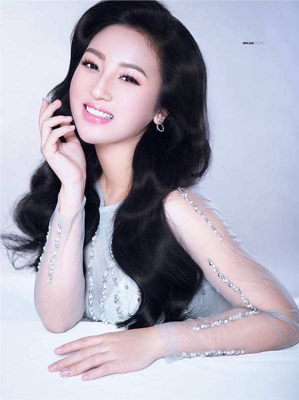 Kết hôn ở độ tuổi còn rất trẻ, Hà Trang hài lòng với sự lựa chọn này của mình.