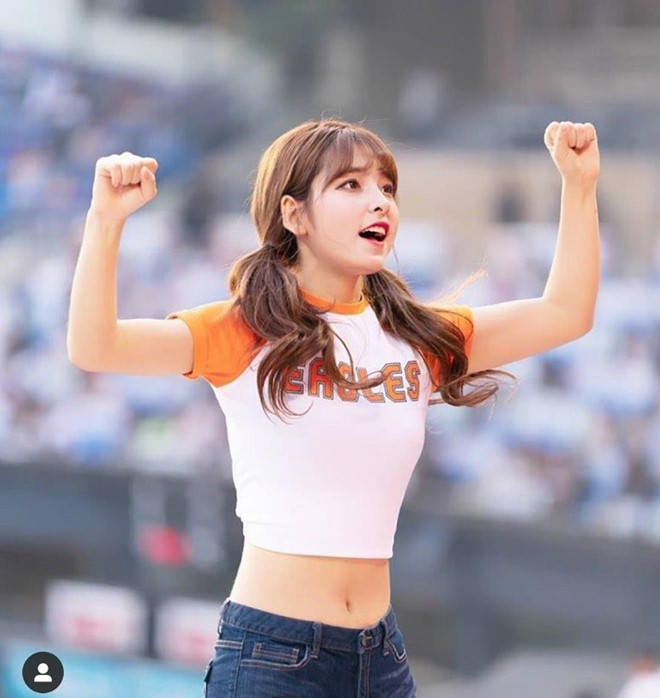 Những đoạn fancam cổ vũ trên sân bóng chày Daejeon Hanbat của 9X luôn thu hút hàng trăm nghìn lượt xem.