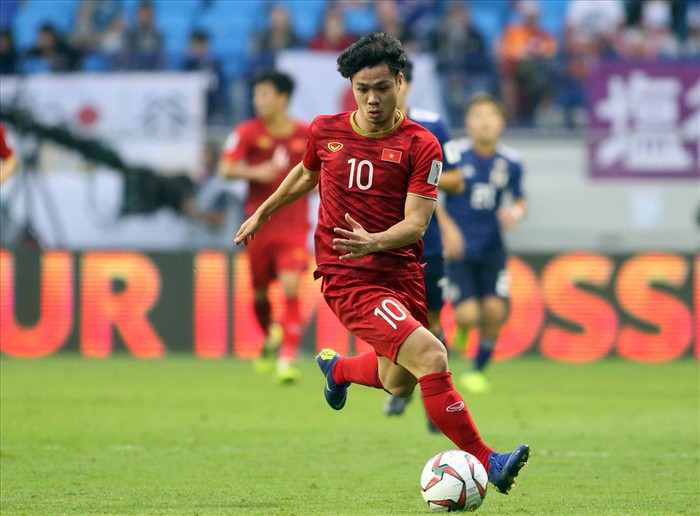 Công Phượng đã trải qua năm 2018 thành công với các cấp đội tuyển Việt Nam từ U23, Olympic cho tới đội tuyển. Những pha bóng làm náo loạn hàng phòng ngự của đối phương đã trở thành thương hiệu của chàng cầu thủ gốc Nghệ An này.