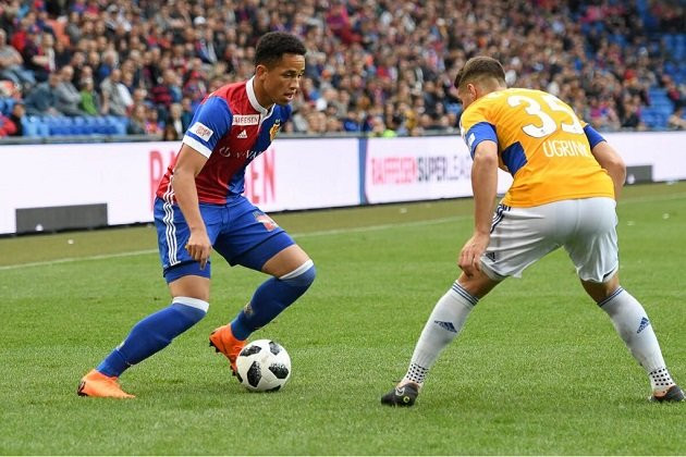 Cầu thủ chạy cánh mới 18 tuổi của FC Basel là Noah Okafor đang lọt vào tầm ngắm của nhiều đại gia châu Âu, trong đó có Manchester City và Borussia Dortmund.