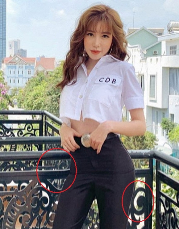 Mới đây nhất, Elly Trần lại tiếp tục khiến ai nấy phải tròn mắt khi khoe dáng cực chất với combo crop-top và quần ống loe sành điệu. Bức ảnh thật sự đạt đến độ hoàn hảo cho đến khi các "thánh soi" lỡ zoom lên hết cỡ, và từ đây hàng loạt bằng chứng tố cáo việc sống áo của bà mẹ bỉm sữa đã được hé lộ.