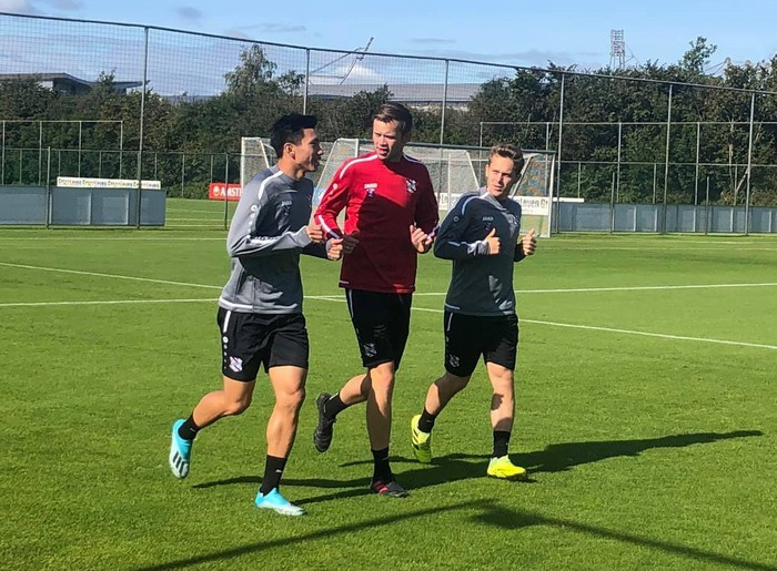 Ngày 19/9, Đoàn Văn Hậu có buổi tập nhẹ đầu tiên với CLB SC Heerenveen. Do đây là ngày nghỉ của toàn đội nên Văn Hậu chủ động xin HLV trưởng được tập thể lực.