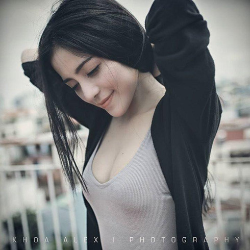 Chia sẻ thêm về công việc, hiện tại Trang Anna khá bận rộn kinh doanh. Là mẫu phụ nữ độc lập về kinh tế nên cô nàng hot girl thẩm mỹ có quan điểm rất rõ ràng.