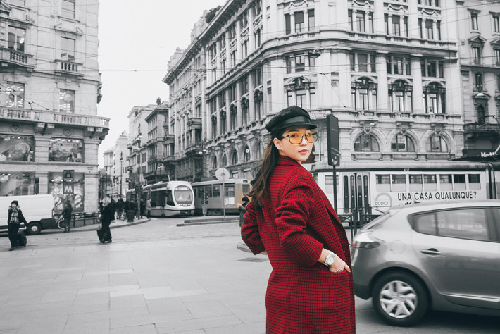 Theo như tiết lộ của Ngọc Trinh, chuyến đi này họ cùng nhau tham dự Milan Fashion Week và sẽ là những khách mời đặc biệt tại Dsquared2.