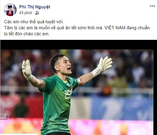Trong tâm thế của một người chị, người mẹ, người anh, các facebooker cũng đã dành những tình cảm rất gần gũi, yêu thương đối với các cầu thủ: "Về thôi, cả nước đang chờ", "VIệt Nam đang chuẩn bị Tết chờ đón các em." "Về ăn Tết thôi các em!"