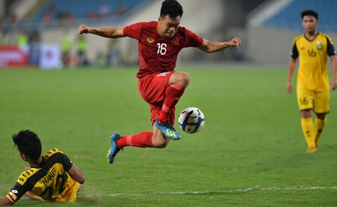 4 bàn thắng có được vào lưới Brunei là chưa đủ để giúp U23 Việt Nam có ngôi đầu bởi ở trận đấu trước đó, Thái Lan cũng đã thắng Indonesia với tỷ số 4-0, nên đoàn quân của HLV Park Hang-seo tiếp tục vùng lên tìm kiếm bàn thắng.