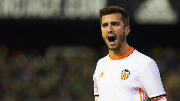 Theo TalkSport, Chelsea sẽ cố gắng ký hợp đồng với hậu vệ trái người Tây Ban Nha - Jose Gaya từ Valencia khi lệnh cấm chuyển nhượng của họ kết thúc vào mùa Hè năm sau.