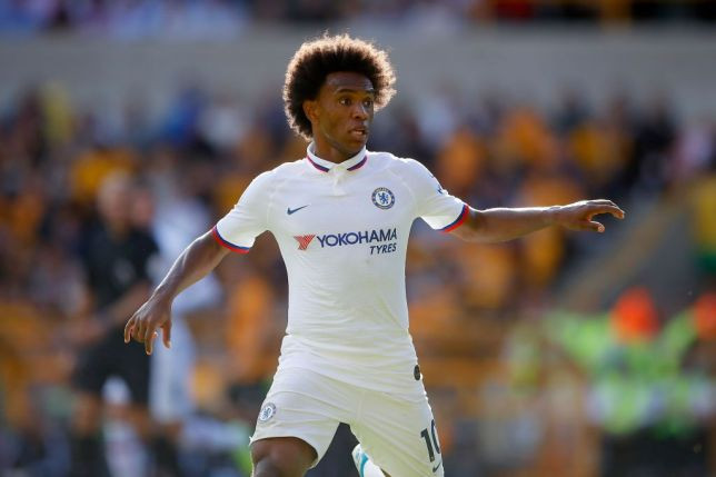 Theo tờ Express, tiền vệ Willian mới đây đã bày tỏ mong muốn được gắn bó lâu dài với Chelsea, mặc dù vậy đội chủ sân Stamford Bridge vẫn chưa sẵn sàng đưa ra một bản hợp đồng mới cho tuyển thủ Brazil.