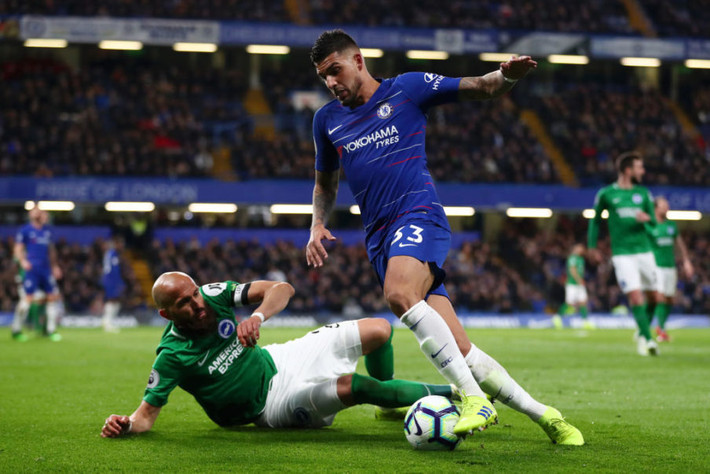 AC Milan được cho là muốn ngồi lên bàn đàm phán với hậu vệ cánh trái của Chelsea, Emerson Palmieri.
