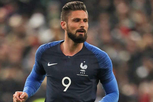 Tiền đạo Olivier Giroud tự tin rằng mình có thể giành suất đá chính trên hàng công Chelsea. Hiện các tiền đạo Chelsea như Giroud, Higuain hay trước đó là Morata đều không chiếm được sự tin tưởng từ HLV Sarri.