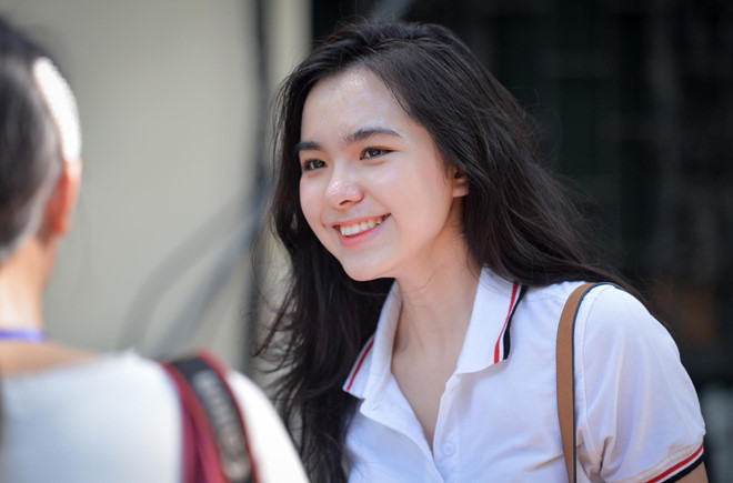 Thiên Trang dự định thi vào Khoa Quan hệ Công chúng của Học viện Báo chí và Tuyên truyền.