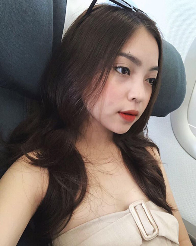 Không những vậy, một số khán giả còn chê Nhật Lê là thiếu sự điềm đạm và thái độ hơi chảnh khi lên truyền hình.