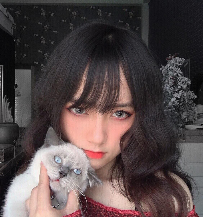 Chỉ cần trang điểm khéo một chút, các bạn nữ đã trở nên hoàn toàn khác trong mắt người và thực hiện tốt điều này, nữ sinh 10X đến từ Vũng Tàu là Minh Tú đã được nhiều người chú ý tới.
