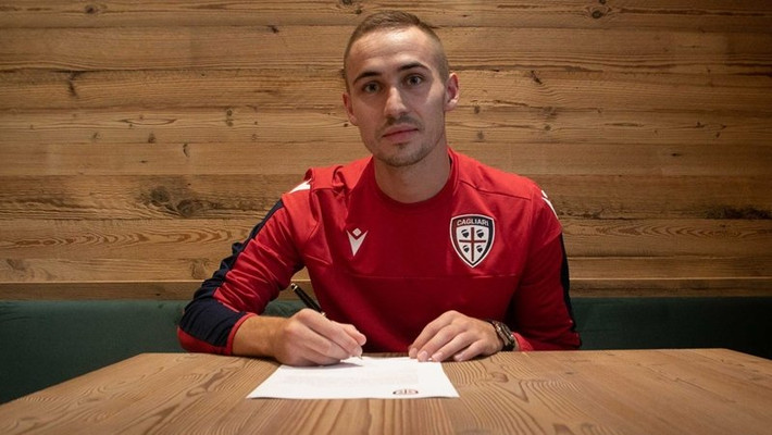 Trước khi kích nổ “bom tấn”, Napoli đã chia tay 1 cầu thủ đó là Marko Rog. Tiền vệ người Croatia chuyển đến San Paolo vào mùa hè năm 2017. Sau quãng thời gian đầu gặp khó khăn trong việc hòa nhập, anh đã tiến bộ vượt bậc dưới thời HLV Maurizio Sarri.