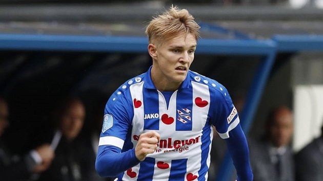 Tờ The Independent tiết lộ, HLV Zinedine Zidane không có ý định đưa Odegaard vào kế hoạch ở mùa giải tới. Biết được thông tin này, phía Ajax ngay lập tức liên hệ với ban lãnh đạo Los Blancos và sẵn sàng chi 20 triệu euro để có được sự phục vụ của tài năng trẻ Na Uy.