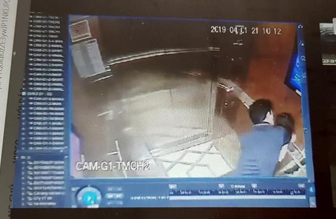 Sau hơn 2 tuần nhận được tin tố giác về hành vi của " thánh nựng" Nguyễn Hữu Linh, dưới áp lực mạnh mẽ của dư luận và CĐM, cuối cùng cơ quan điều tra đã tiến hành bước khởi tố nghi can.