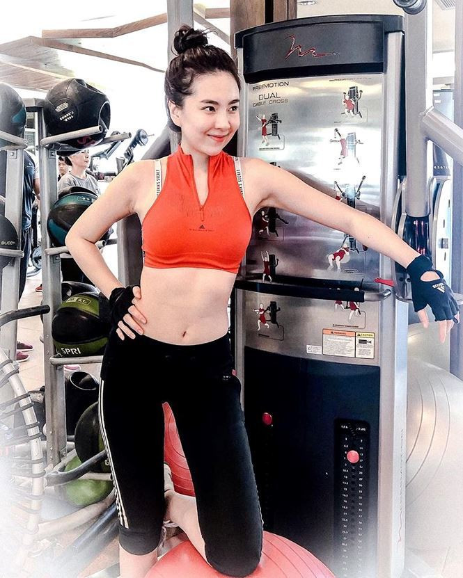 Từ sau khi chia tay chương trình Dự báo thời tiết để chuyển qua vai trò mới ở show mới, MC Mai Ngọc ngày càng nhận về nhiều tình cảm hơn của khán giả. Những bức ảnh của nữ MC này trên trang cá nhân đều nhận về rất nhiều lượt thích.