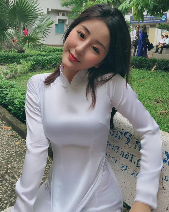Bên cạnh những ý kiến đàm tiếu, thành tích học tập không được như ý của Ngọc Trân, vẫn có vô số người đã lên tiếng bênh vực cho cô bạn.