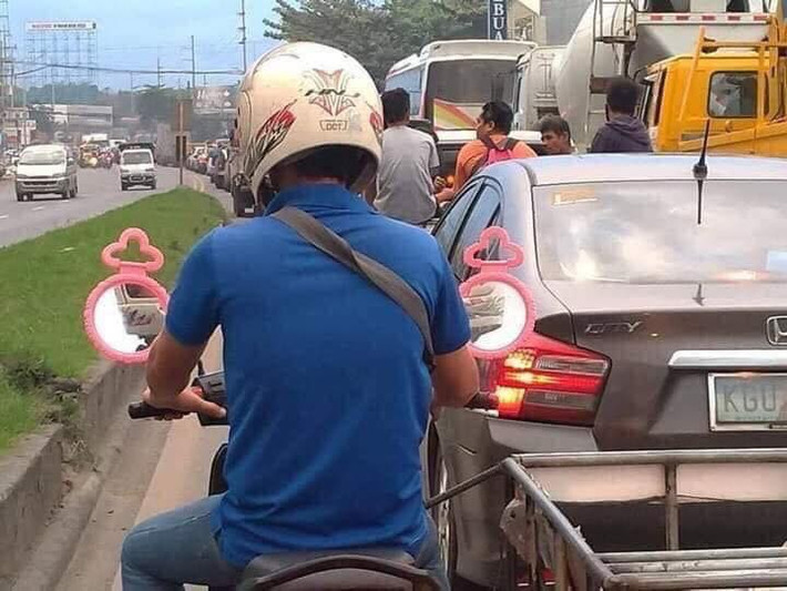 Thậm chí nhiều người còn dùng những chiếc gương này thay thế gương xe máy.