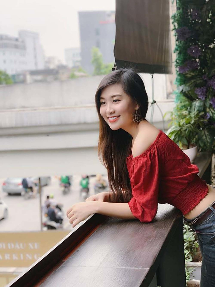 Lê Hà Phương cũng hội tụ nhiều khả năng như hát, hội họa, chơi nhạc cụ, dẫn chương trình…