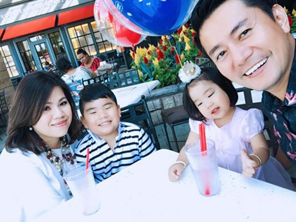 Cùng với sự nghiệp ổn định, vợ chồng diễn viên Trương Minh Cường cũng đã sinh được 2 đứa con xinh xắn đủ nếp, đủ tẻ.