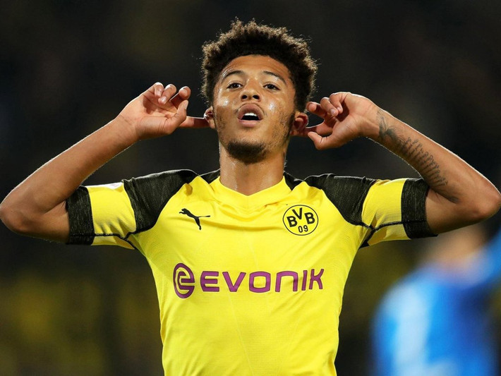 Chuyển nhượng bóng đá từ Optus Sport, Sancho công khai tỏ tình với Chelsea khi mới đây tiết lộ thần tượng của mình là Frank Lampard và Didier Drogba.
