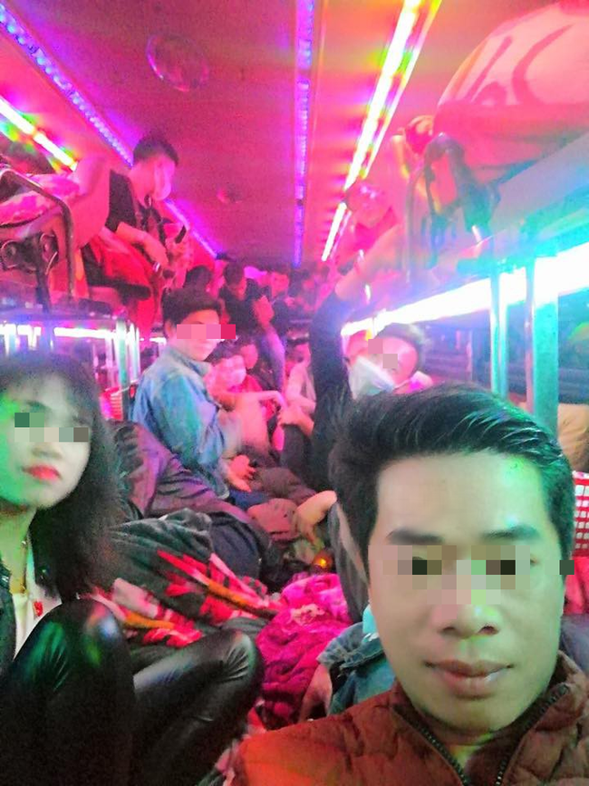 Mặc dù tình trạng nhồi nhét khách sau mỗi dịp nghỉ lễ dài, đặc biệt là dịp lễ Tết không phải chuyện hiếm, tuy nhiên tình trạng này vẫn chưa có dấu hiệu thay đổi.
