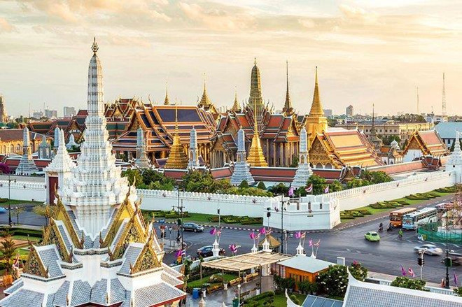 Các tài sản của hoàng gia bao gồm những bất động sản đắt tiền tại trung tâm Bangkok, cổ phần lớn trong một số tập đoàn khổng lồ của Thái Lan, cổ phần trong tập đoàn khách sạn cao cấp Kempinski. Các khoản đầu tư của hoàng tộc được cho là đem lại doanh thu khoảng 3 tỷ USD mỗi năm. Ảnh: Shutterstock.