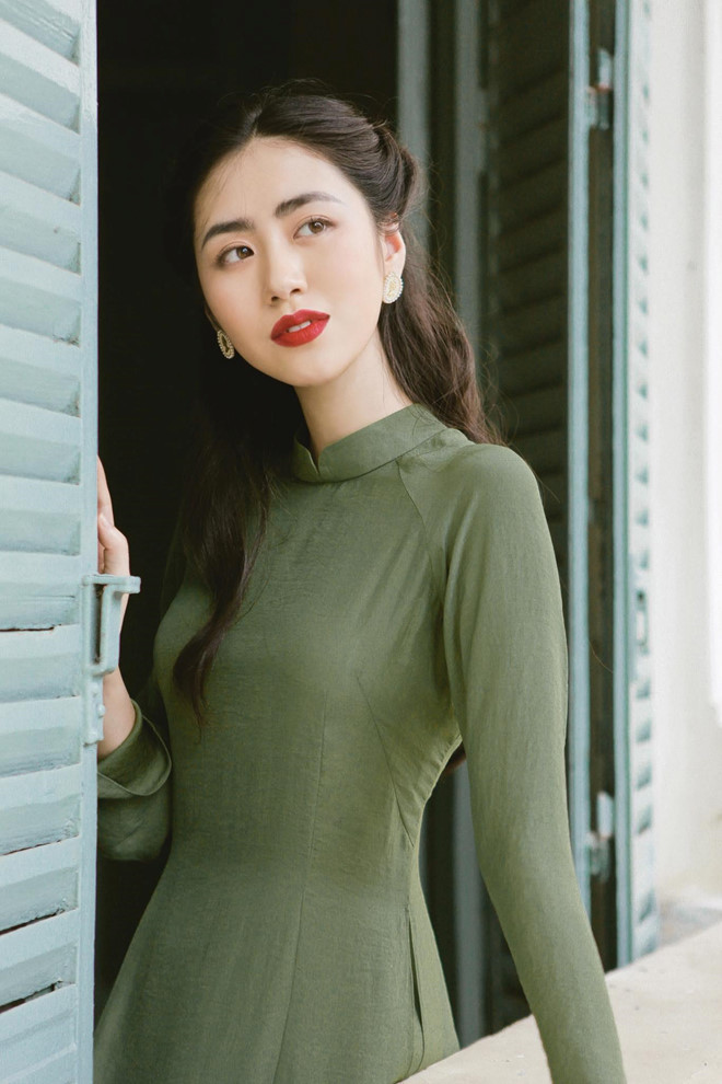 So sánh nhan sắc của Tấm và Cám cũng là chủ đề nóng đối với cư dân mạng sau khi xem MV. Nhiều người cho rằng ca sĩ Chi Pu đẹp hơn vì tạo hình rất sắc sảo, nhưng một số người lại thích vẻ đẹp nhẹ nhàng của Mai Vân Trang.