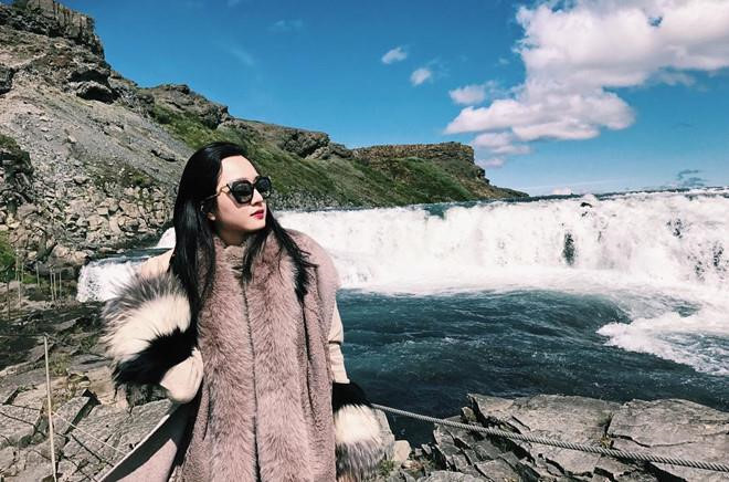 Con gái đại gia Denis Đỗ ừng là sinh viên ngành Tiếp thị tại Đại học Lehigh tại Pennsylvania, Mỹ. Đây là ngôi trường nằm trong top cao về đào tạo tiếp thị ở Mỹ. Sau khi tốt nghiệp, Anh Sa về nước, tham gia kinh doanh trong tập đoàn của cha.