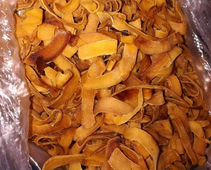 Từ khoảng hơn 1 tháng trước Tết nguyên đán nhiều bà nội trợ khéo tay đã bắt đầu làm những mẻ mứt đầu tiên.