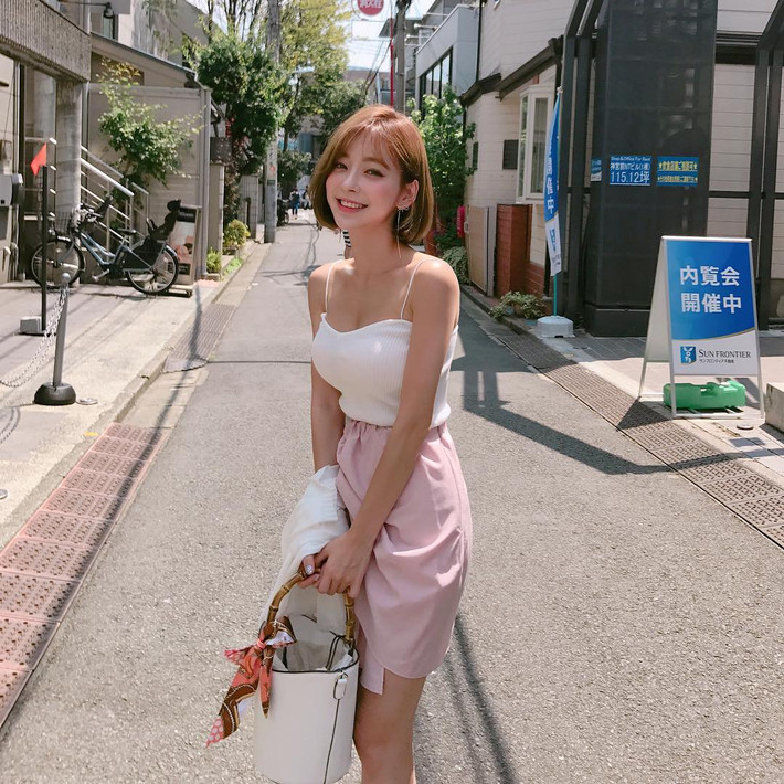 Kang Taeri chưa từng lấn sân sang lĩnh vực diễn xuất hay ca hát. Thay vào đó, cô nàng chỉ hoạt động trong lĩnh vực thời trang.