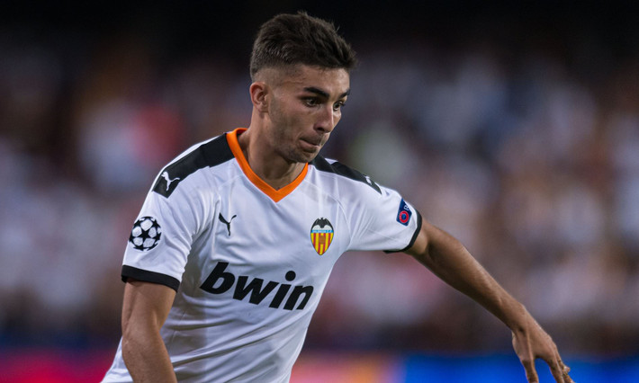 Theo Calciomercato, MU sẽ rất khó khăn nếu muốn sở hữu Ferran Torres, bởi lẽ Juventus đã chính thức nhảy vào cuộc đua giành sao trẻ 19 tuổi. Nhà đương kim vô địch Serie A cho thấy quyết tâm chi đậm để sở hữu tài năng của "bầy dơi" đến cùng.