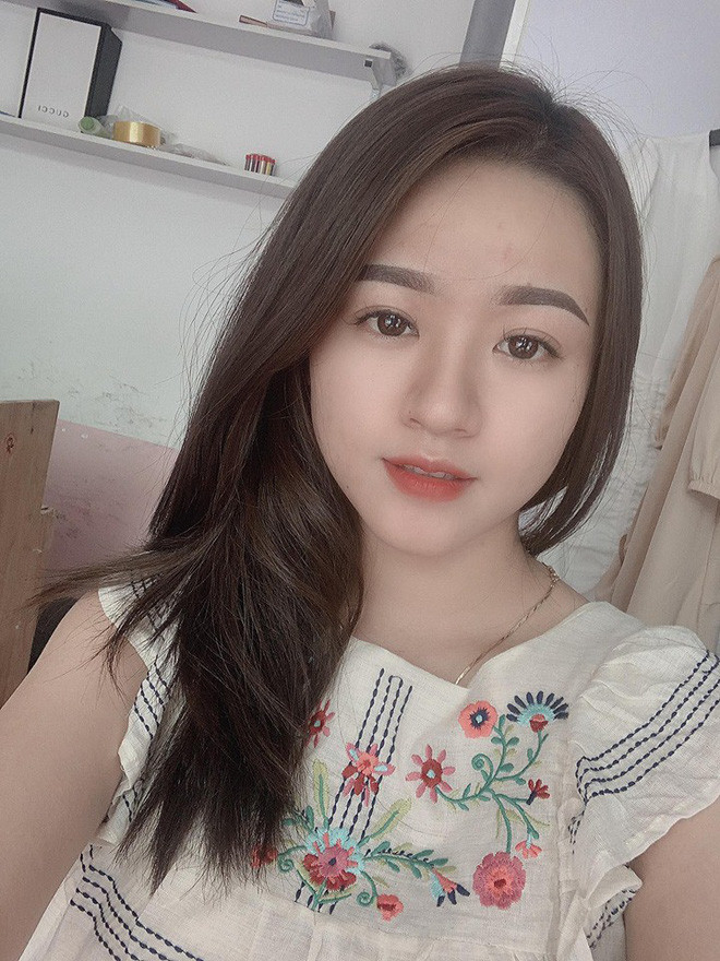 Theo dõi trang cá nhân của Dung Trần, nhiều người nhận ra cô bạn có tình yêu cuồng nhiệt với bóng đá, đặc biệt là CLB SLNA.