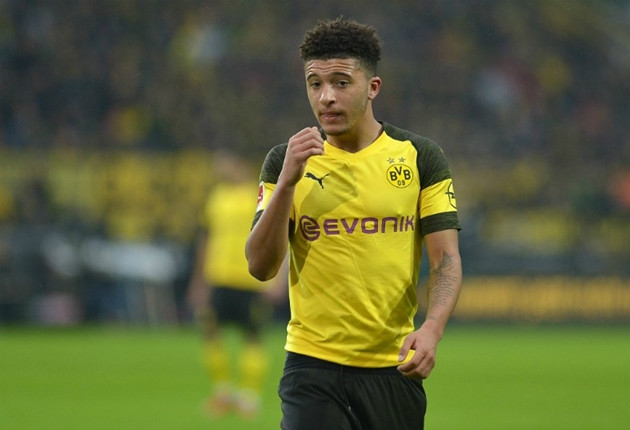 MU đã loại Barcelona ra khỏi cuộc đua giành chữ ký của Jadon Sancho bằng lời đề nghị "khủng" với Borussia Dortmund.