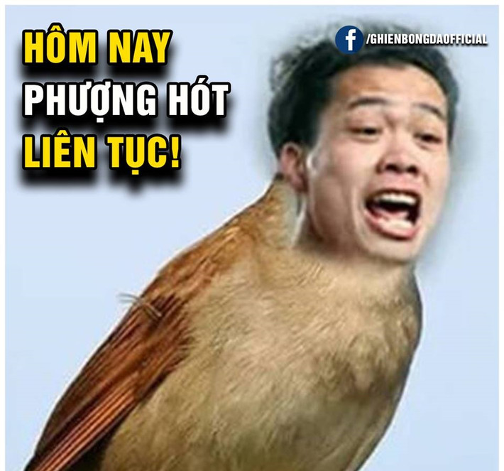 Đặt dấu giày trong cả 2 bàn thắng của đội tuyển Việt Nam, Công Phượng hôm qua lại hot xuyên màn đêm.